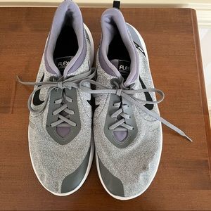 Nike Flex Experience 8 Athletic Running Shoe Mens Sz 10.5 Gray White.